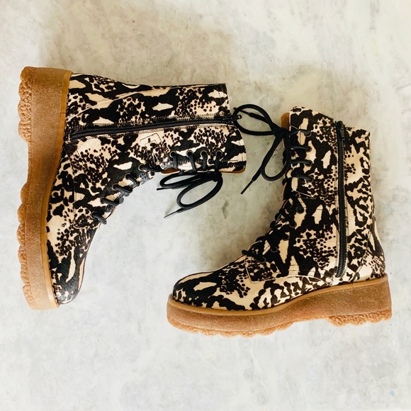 ❌Sold❌ Free People Taos Laced Snake Cow Hair Boot - Picture 4 of 16